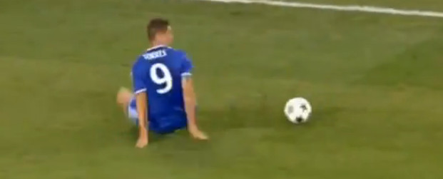 torres-dribble-chelsea